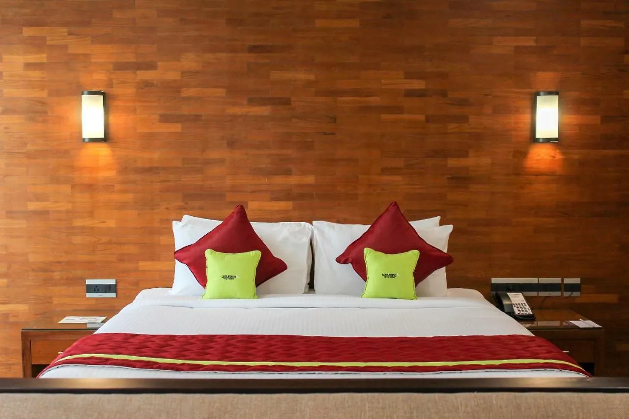 Kochi Jvk Park Hotel 4*,  הודו